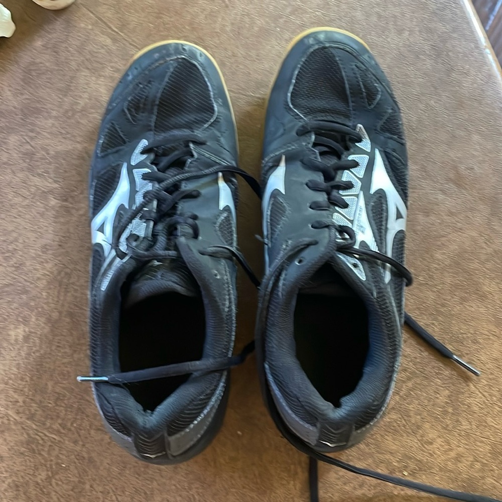 Mizuno volleyball shoes